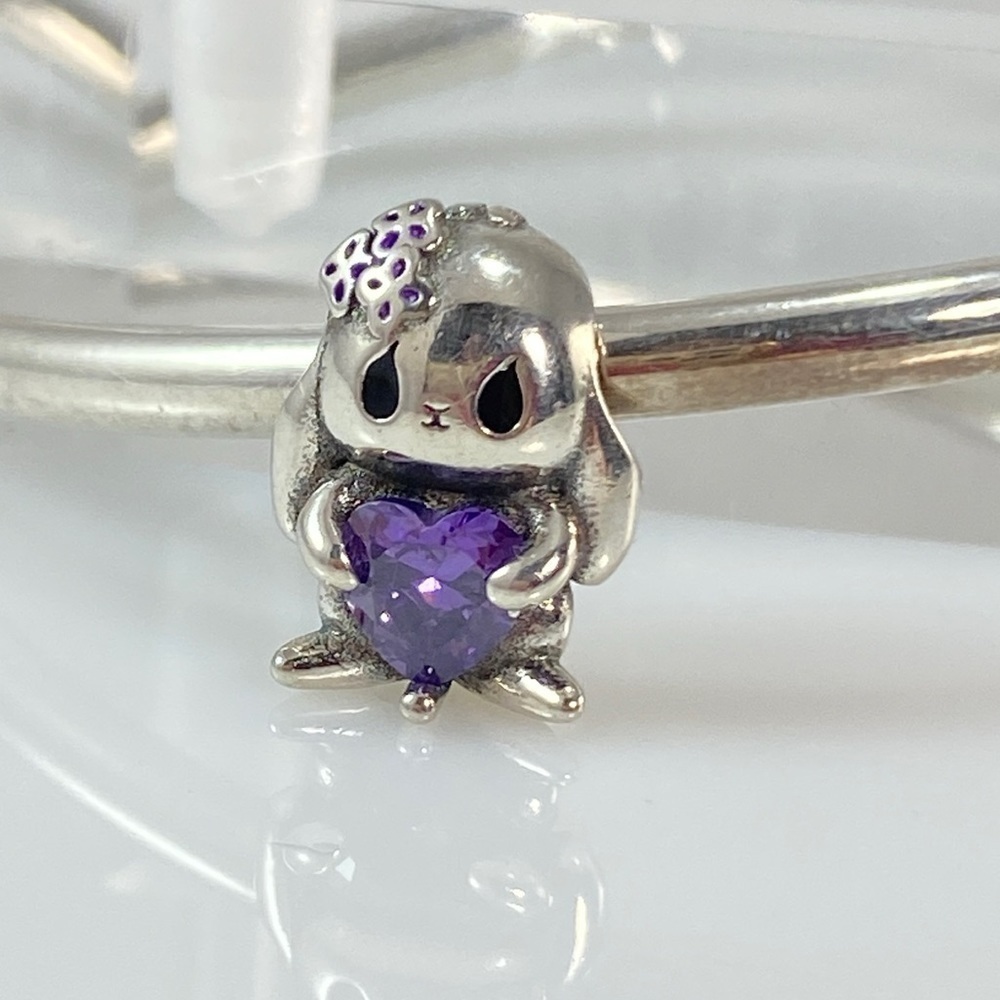 Lop-eared Rabbit with Cubic Zirconia Heart
